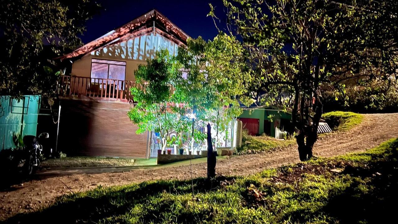 Chillout House Bed & Breakfast Monteverde Exterior photo