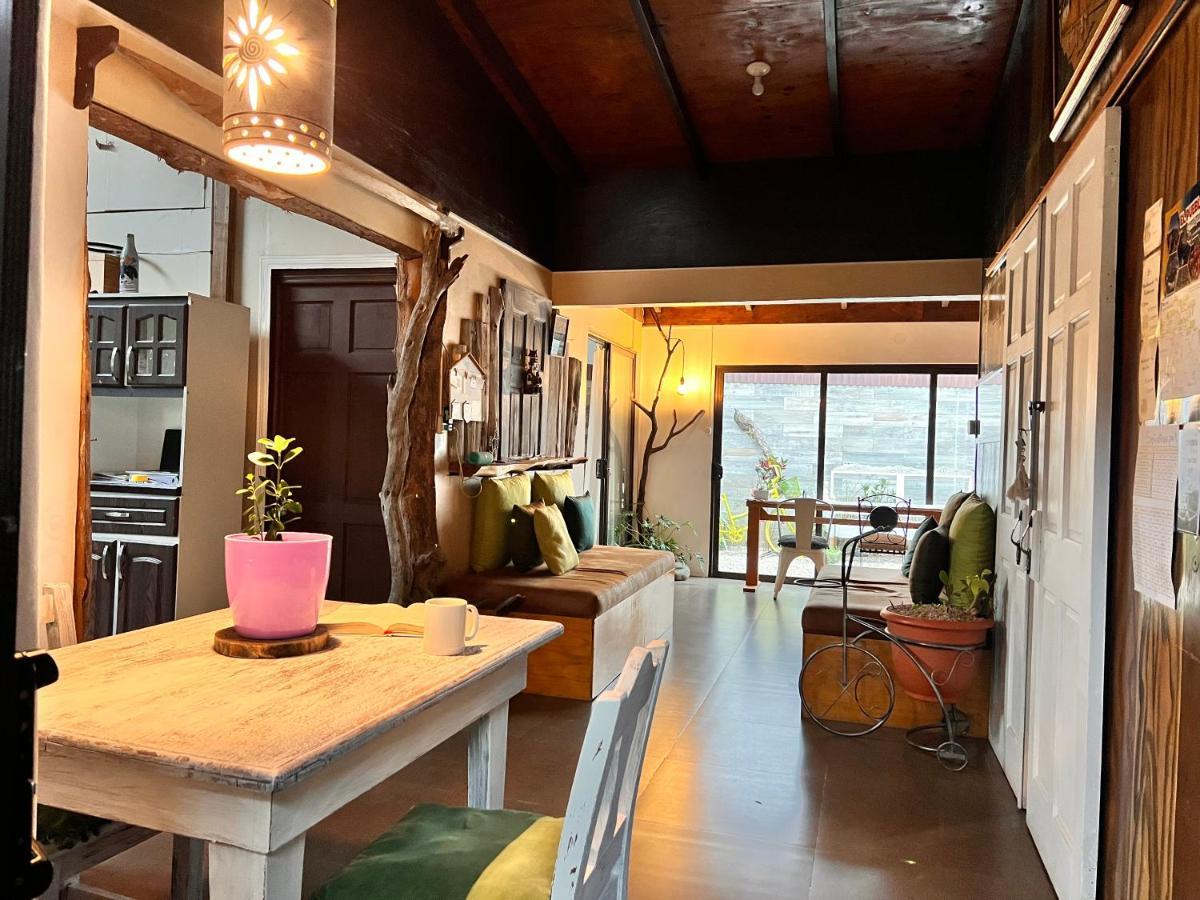 Chillout House Bed & Breakfast Monteverde Exterior photo