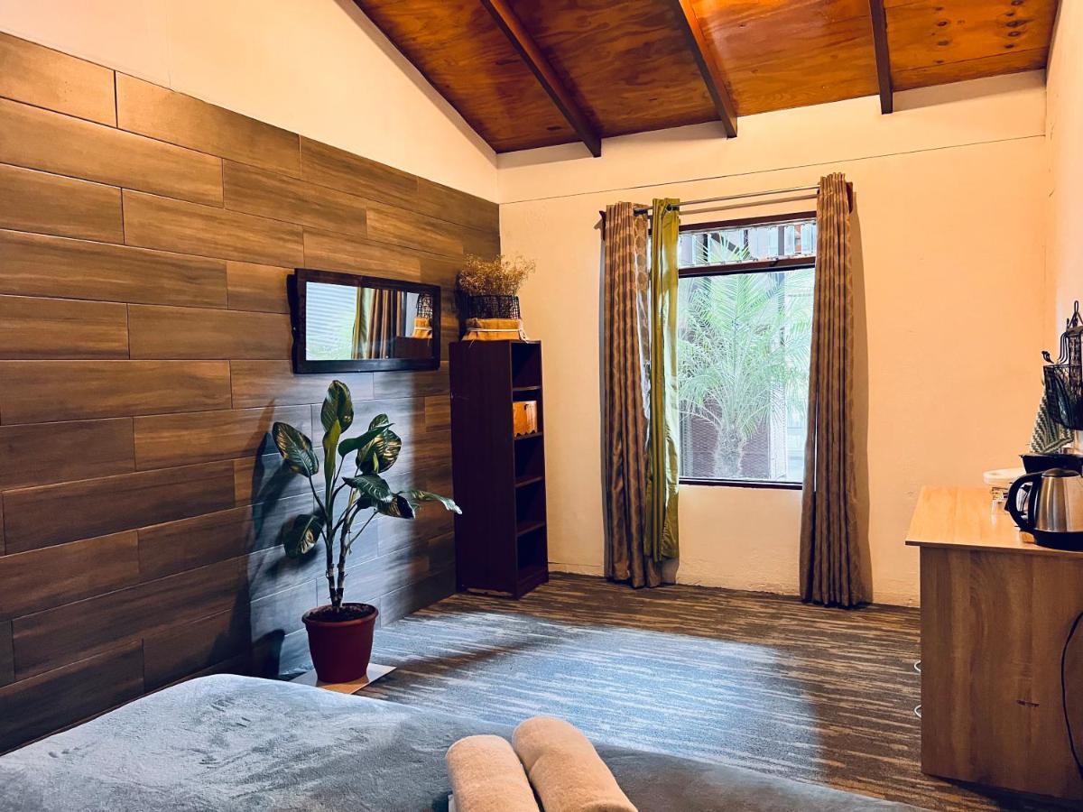 Chillout House Bed & Breakfast Monteverde Exterior photo