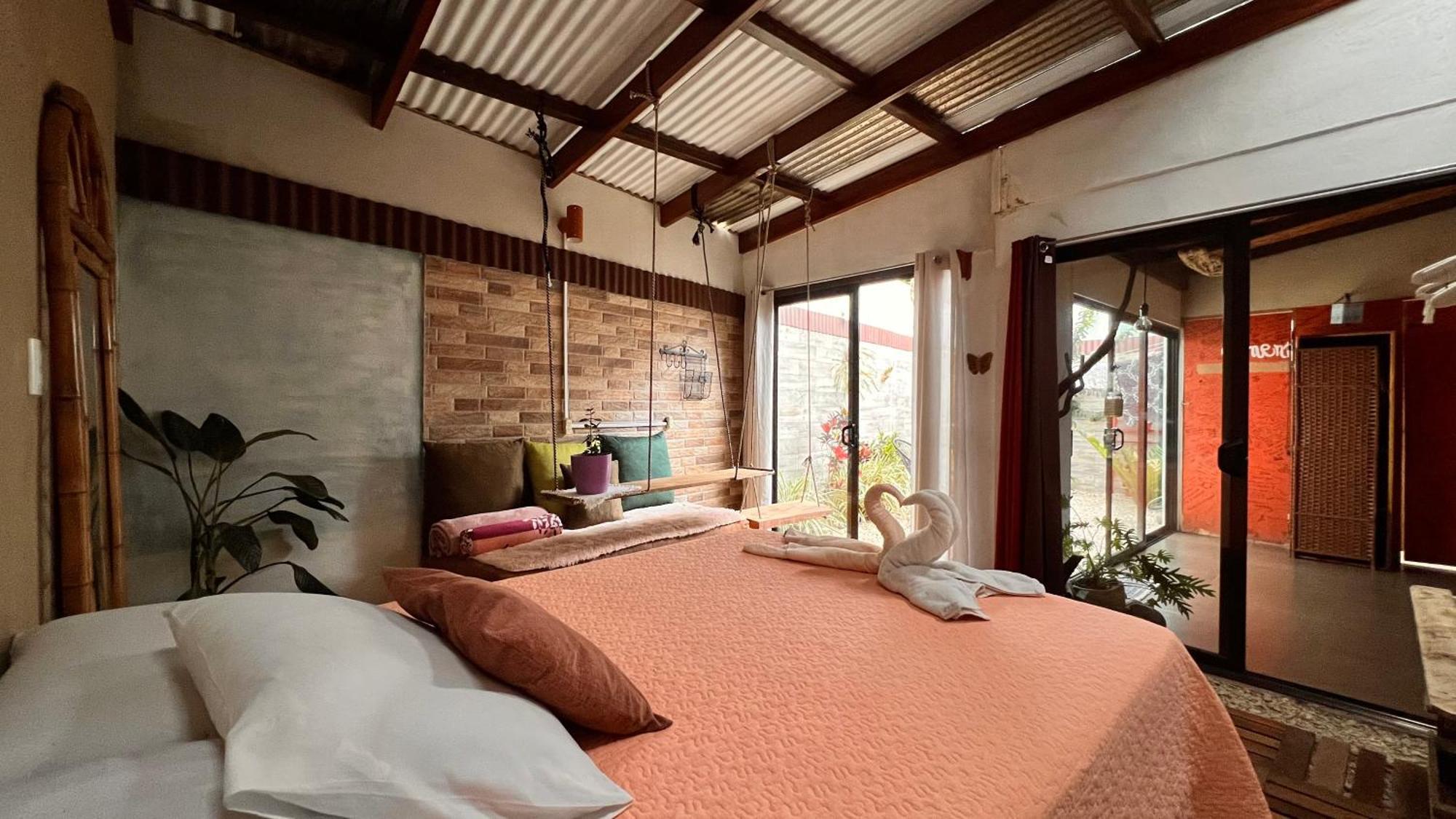 Chillout House Bed & Breakfast Monteverde Exterior photo