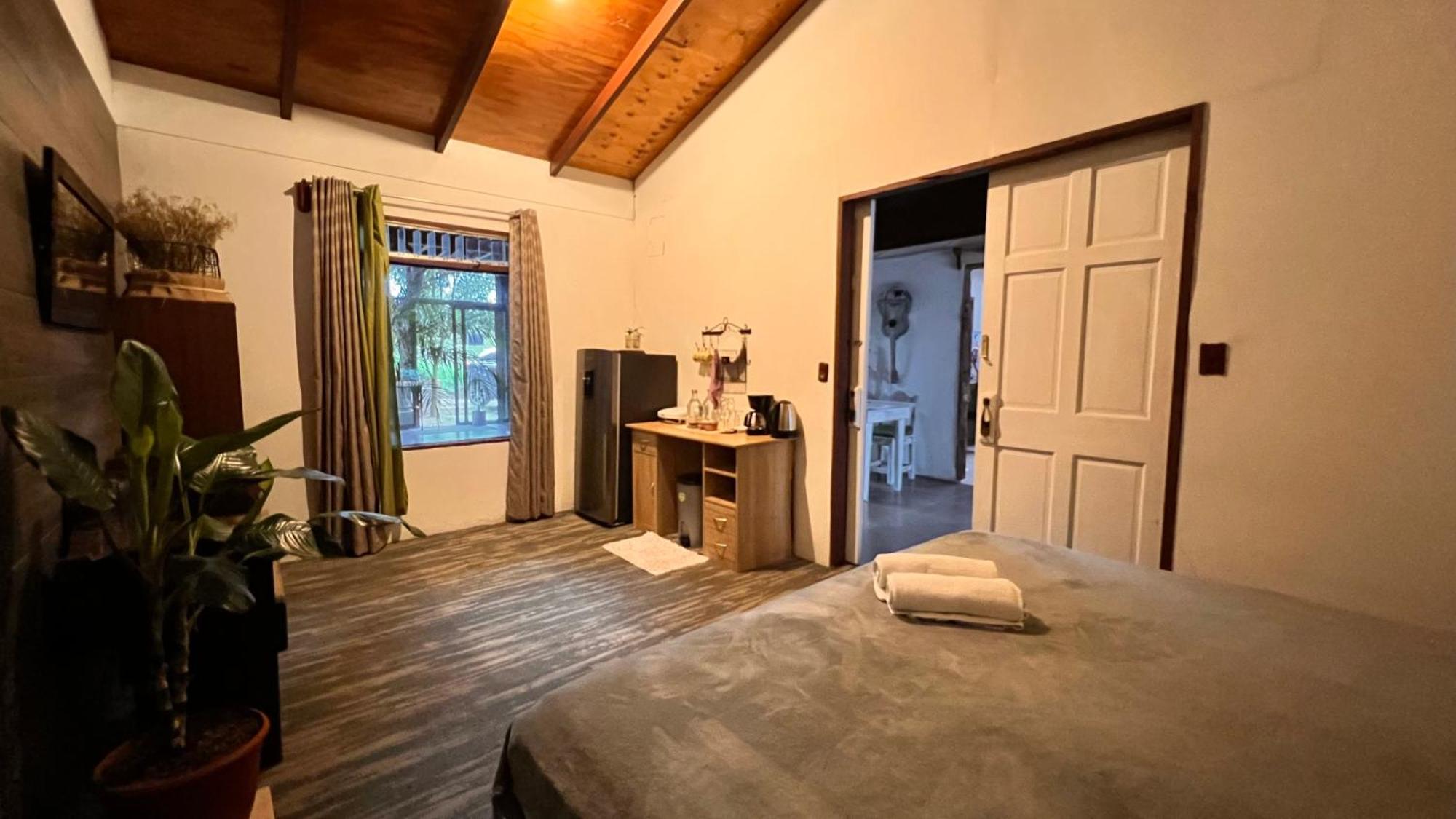 Chillout House Bed & Breakfast Monteverde Exterior photo