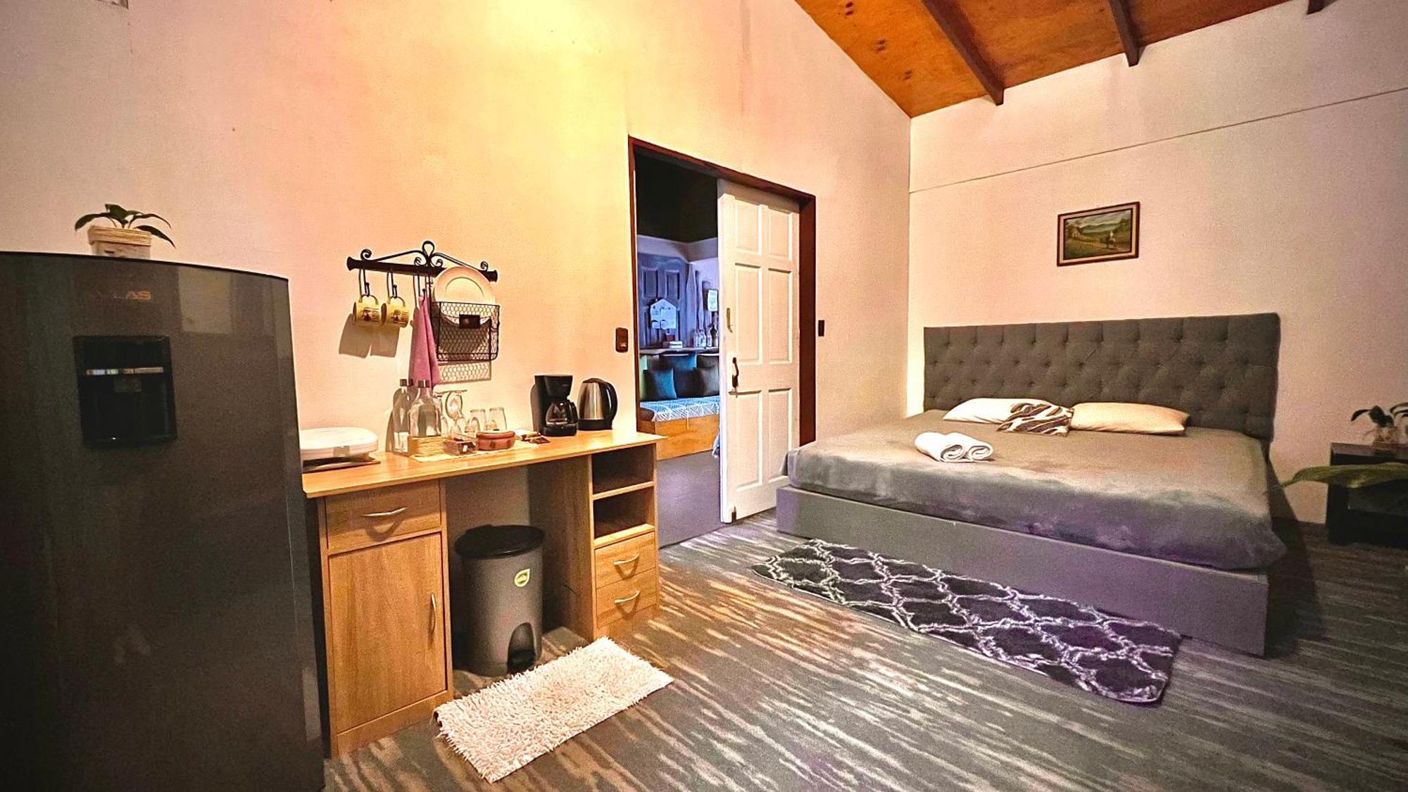 Chillout House Bed & Breakfast Monteverde Exterior photo