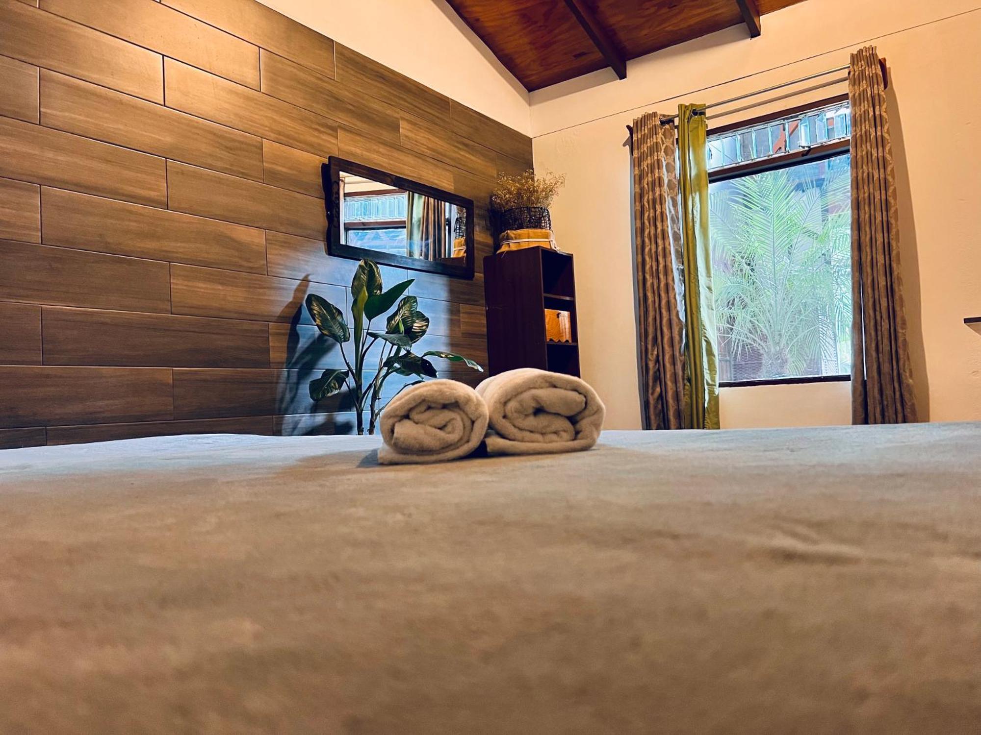 Chillout House Bed & Breakfast Monteverde Exterior photo
